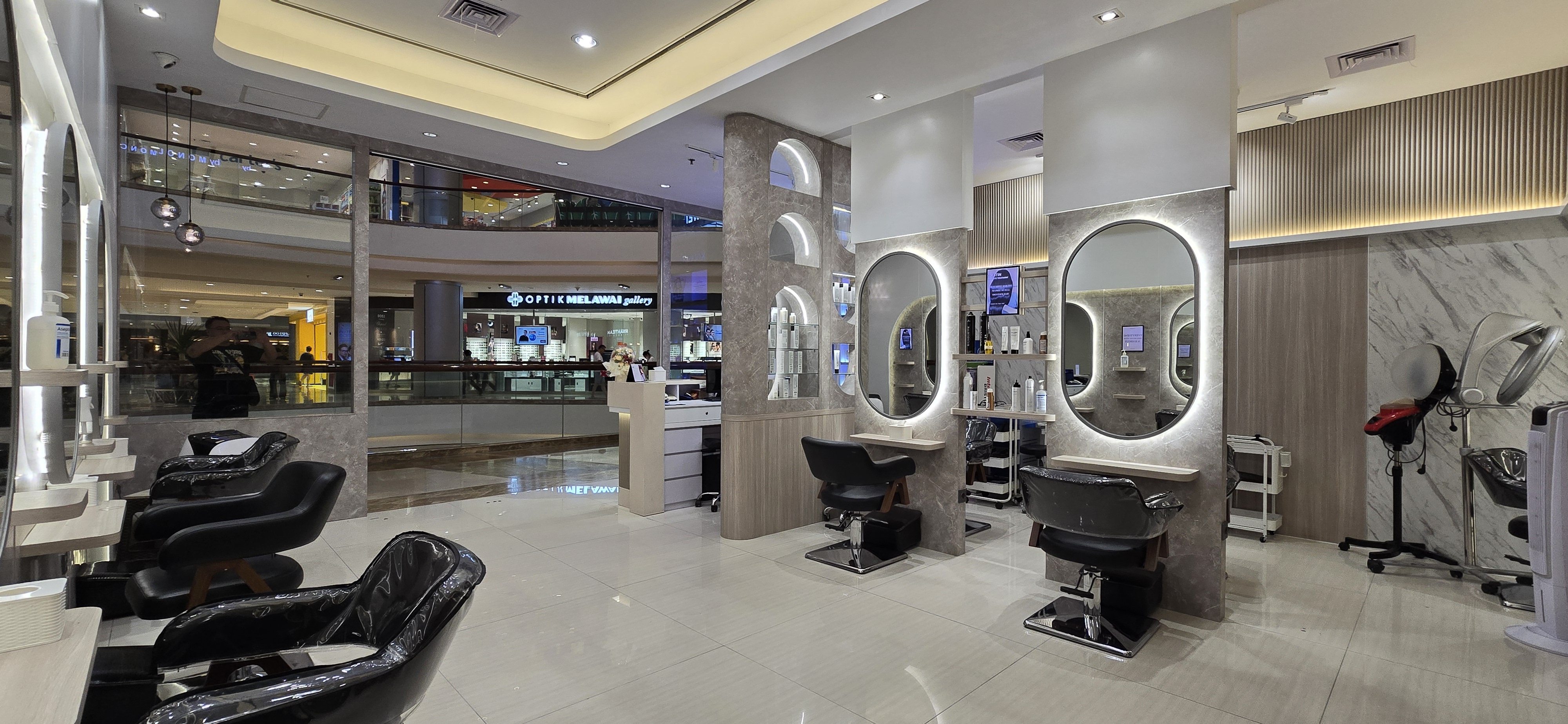 The Luvaz Salon 